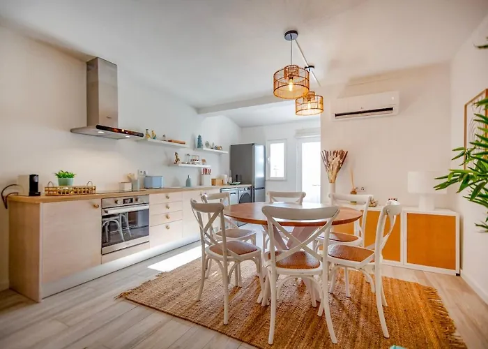 Micului Refugiu بيت للعطل *